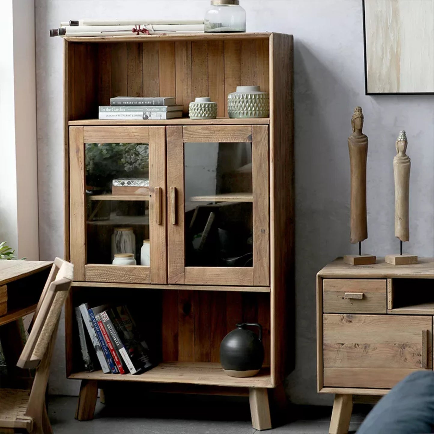 Meuble de rangement en bois récupéré avec portes en verre