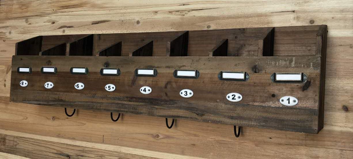 8 Compartment Wall Shelf