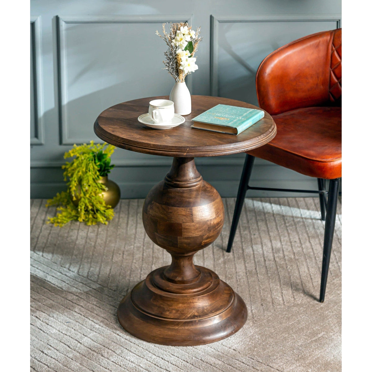* 2024 Intro * Table basse sur piédestal en bois, diamètre 21,7 pouces