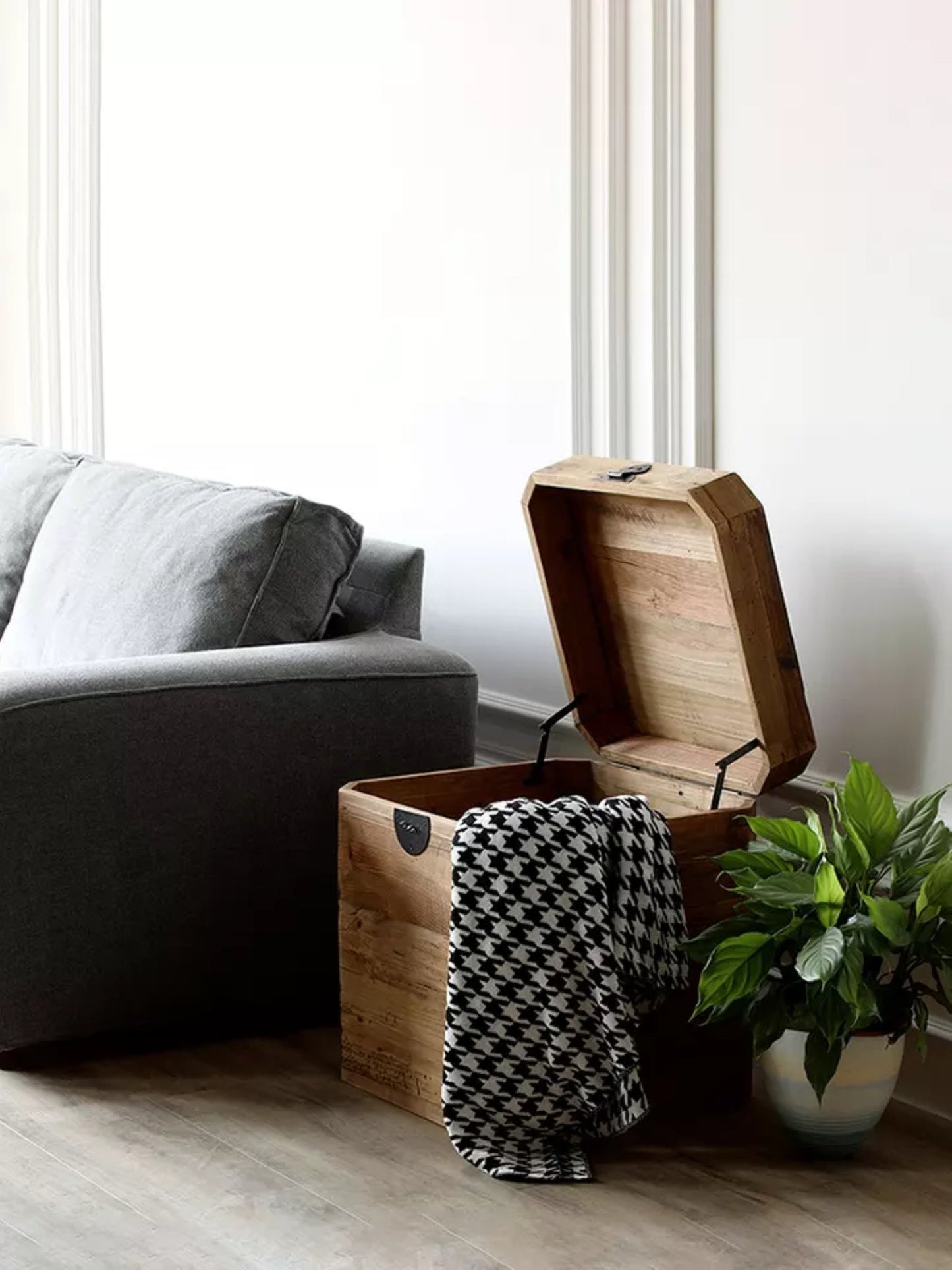 "Table d'appoint en bois récupéré avec rangement, 20 % de réduction"