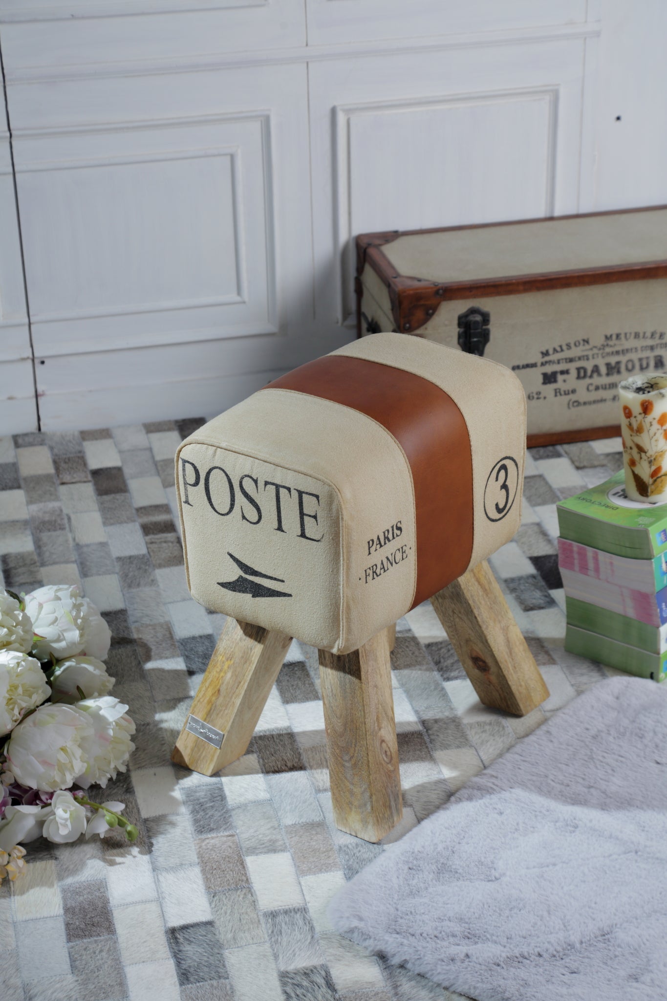 Billy Short "Poste" Canvas Stool