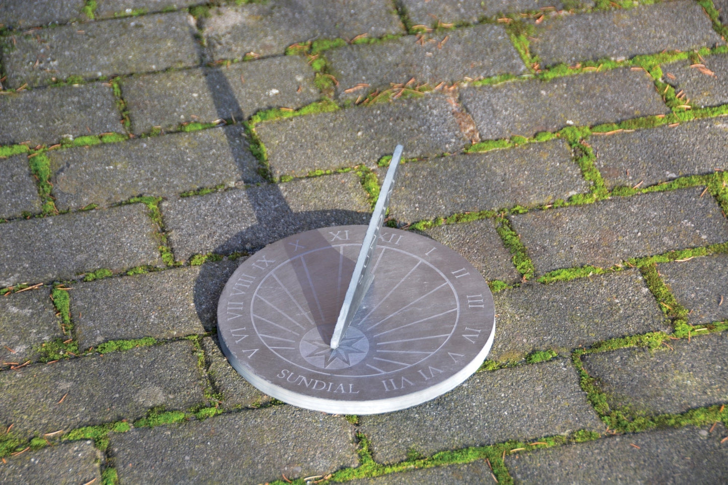 Cadran solaire rond en ardoise