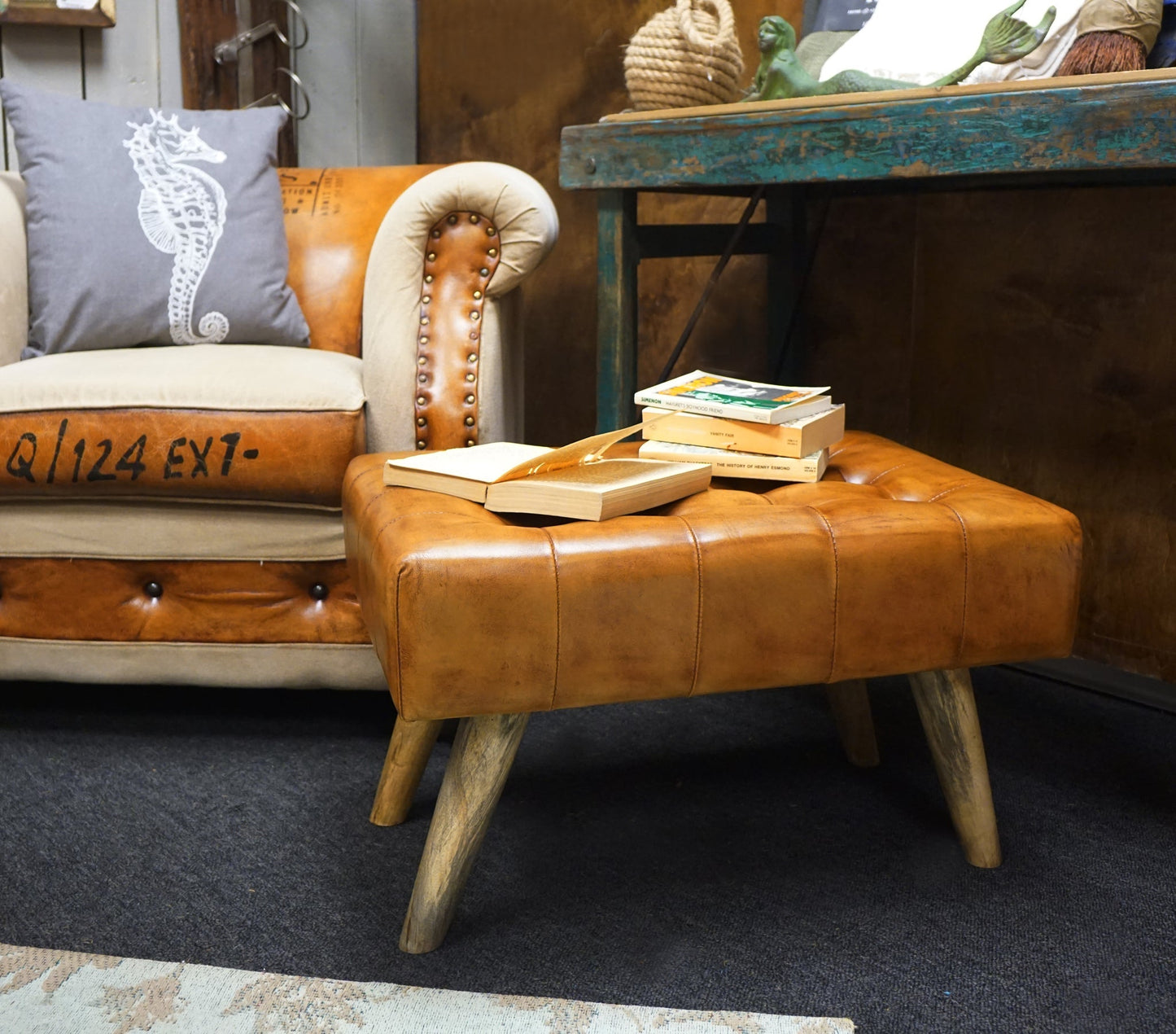 "TABOURET CUIR HAMMINGWAY, Dernière Chance"