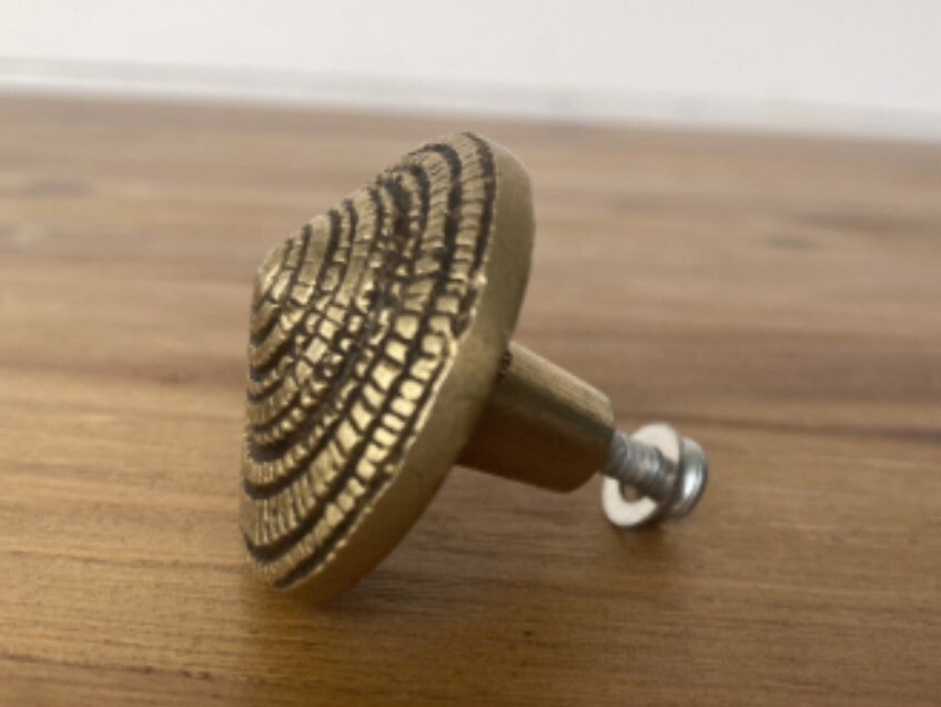 Swirl Furniture Knob, Antique Gold Finish