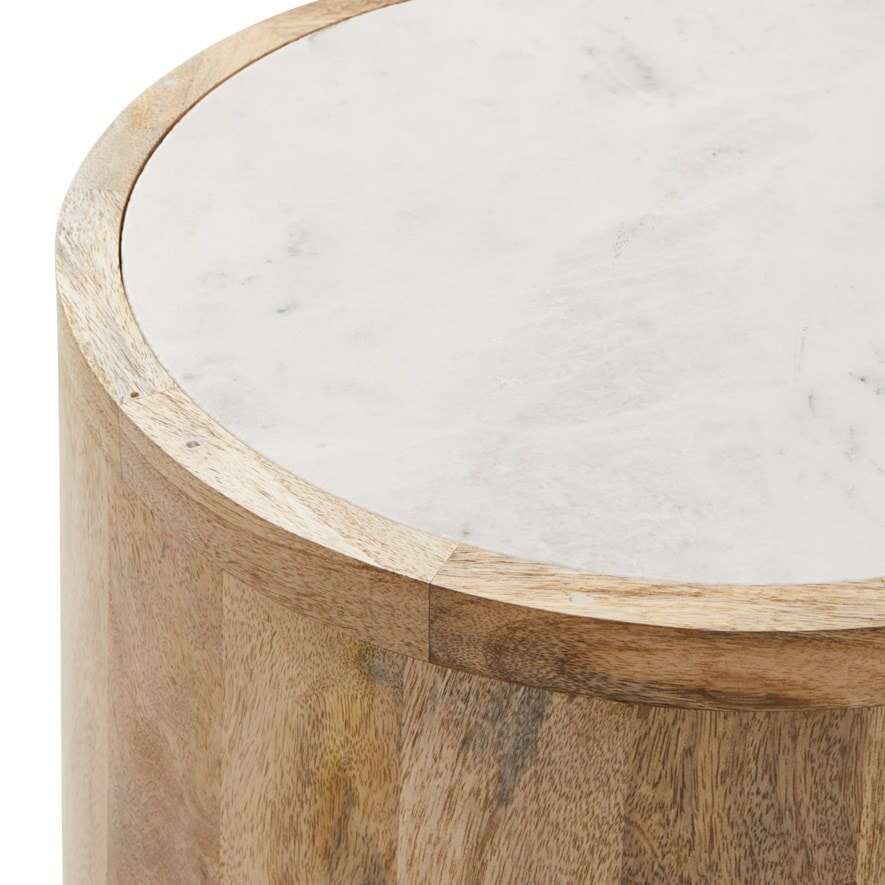 Table d'appoint en bois de manguier Marino avec plateau en marbre blanc